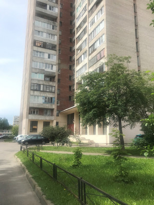 Продам комнату в 6-комн. квартире, Аэродромная ул, 7к4, Санкт-Петербург г