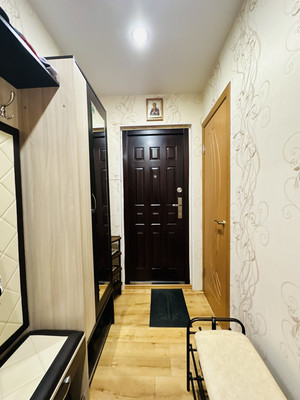 Продам трехкомнатную (3-комн.) квартиру, Клубный пер, 4, Краснозатонский пгт