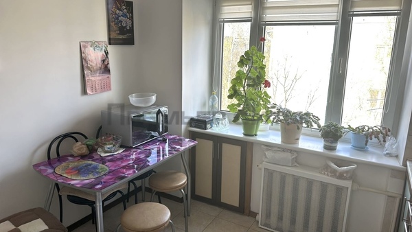 Продам трехкомнатную (3-комн.) квартиру, Октябрьская ул, 24, Калуга г