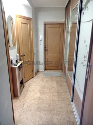 Продам трехкомнатную (3-комн.) квартиру, Октябрьская ул, 24, Калуга г