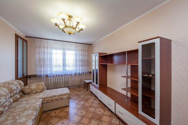 Продам трехкомнатную (3-комн.) квартиру, Балаклавская ул, 53, Симферополь г