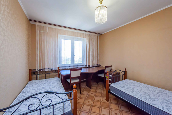 Продам трехкомнатную (3-комн.) квартиру, Балаклавская ул, 53, Симферополь г