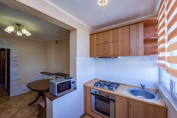 Продам трехкомнатную (3-комн.) квартиру, Балаклавская ул, 53, Симферополь г