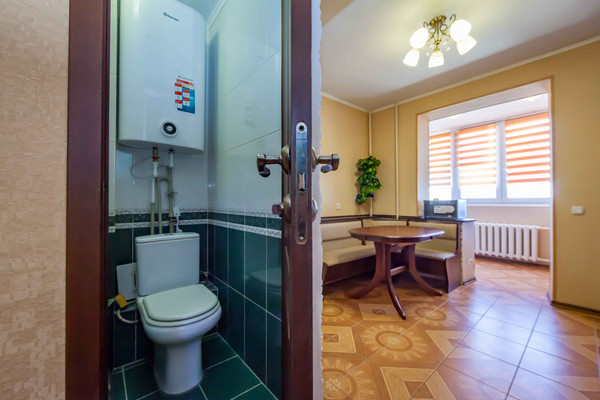 Продам трехкомнатную (3-комн.) квартиру, Балаклавская ул, 53, Симферополь г