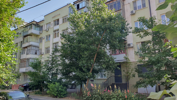 Продам трехкомнатную (3-комн.) квартиру, Чехова пр-кт, 34, Ростов-на-Дону г