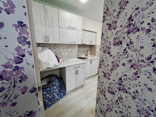 Продам двухкомнатную (2-комн.) квартиру, Желябова ул, 38, Симферополь г