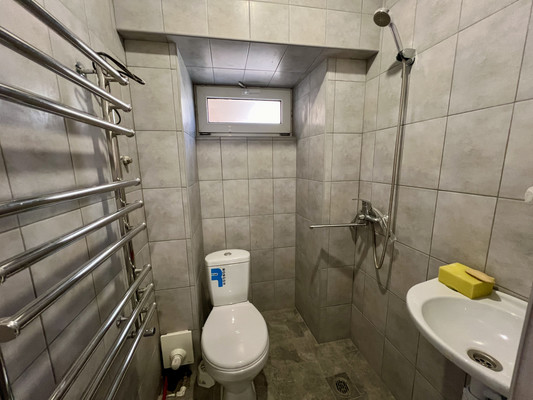 Продам двухкомнатную (2-комн.) квартиру, Желябова ул, 38, Симферополь г