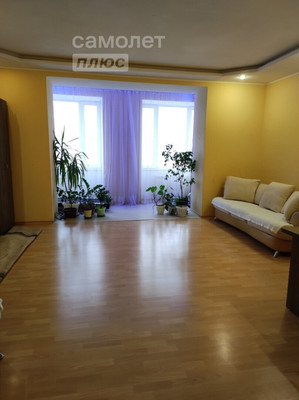 Продам трехкомнатную (3-комн.) квартиру, 34-й мкр, 11/1, Октябрьский г