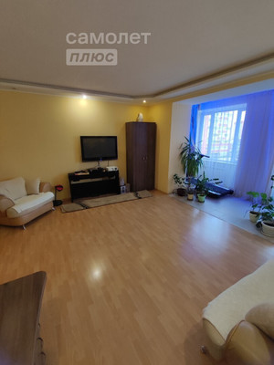 Продам трехкомнатную (3-комн.) квартиру, 34-й мкр, 11/1, Октябрьский г