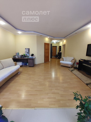 Продам трехкомнатную (3-комн.) квартиру, 34-й мкр, 11/1, Октябрьский г