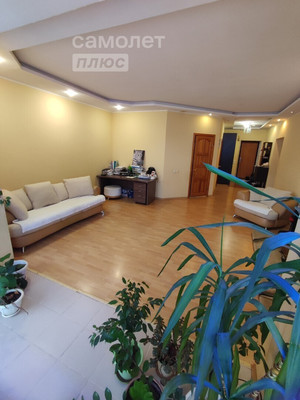 Продам трехкомнатную (3-комн.) квартиру, 34-й мкр, 11/1, Октябрьский г