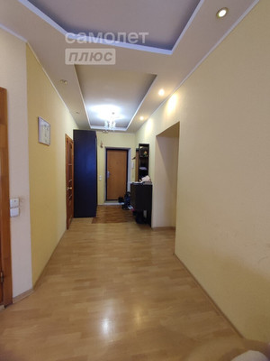 Продам трехкомнатную (3-комн.) квартиру, 34-й мкр, 11/1, Октябрьский г
