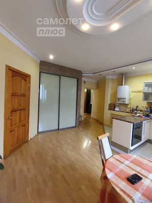 Продам трехкомнатную (3-комн.) квартиру, 34-й мкр, 11/1, Октябрьский г