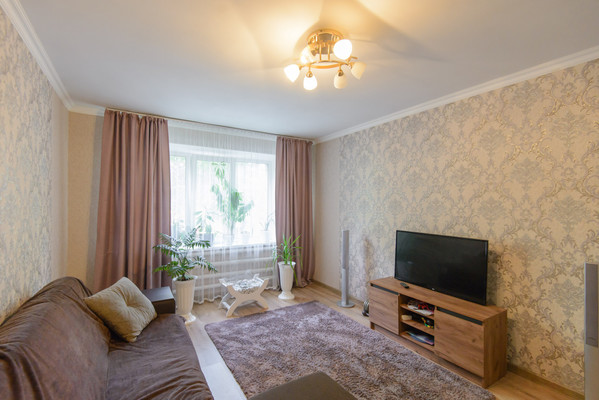 Продам трехкомнатную (3-комн.) квартиру, Днепропетровская ул, 48, Ростов-на-Дону г