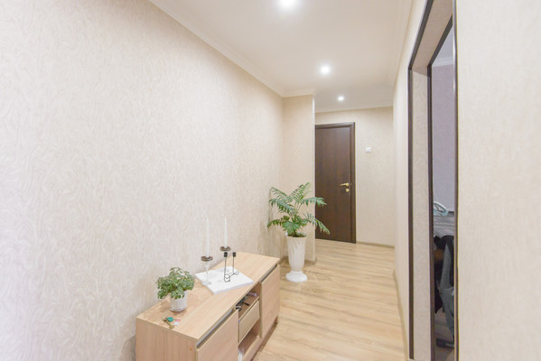 Продам трехкомнатную (3-комн.) квартиру, Днепропетровская ул, 48, Ростов-на-Дону г