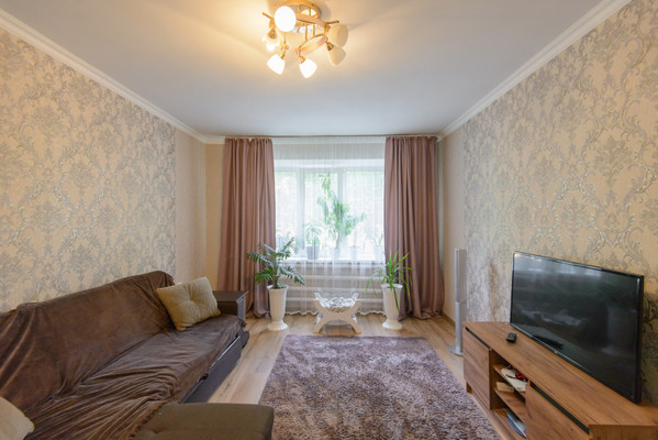 Продам трехкомнатную (3-комн.) квартиру, Днепропетровская ул, 48, Ростов-на-Дону г