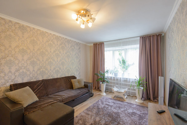 Продам трехкомнатную (3-комн.) квартиру, Днепропетровская ул, 48, Ростов-на-Дону г