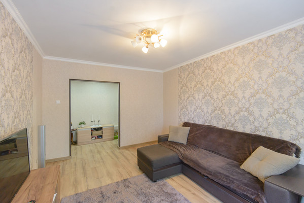 Продам трехкомнатную (3-комн.) квартиру, Днепропетровская ул, 48, Ростов-на-Дону г