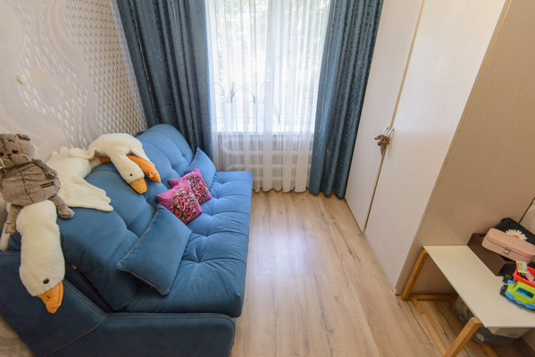 Продам трехкомнатную (3-комн.) квартиру, Днепропетровская ул, 48, Ростов-на-Дону г
