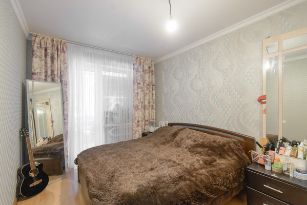 Продам трехкомнатную (3-комн.) квартиру, Днепропетровская ул, 48, Ростов-на-Дону г