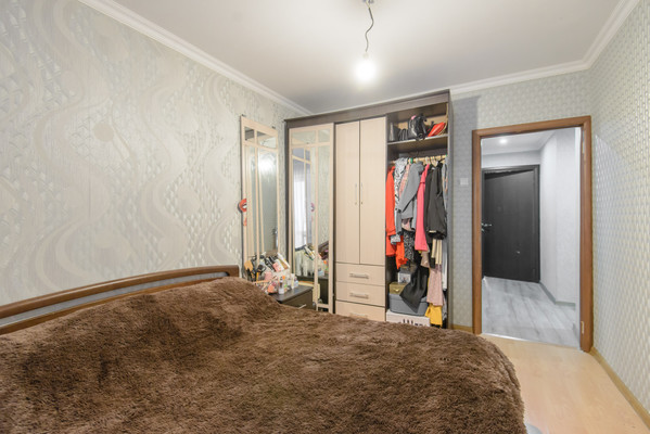 Продам трехкомнатную (3-комн.) квартиру, Днепропетровская ул, 48, Ростов-на-Дону г