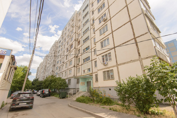 Продам трехкомнатную (3-комн.) квартиру, Днепропетровская ул, 48, Ростов-на-Дону г