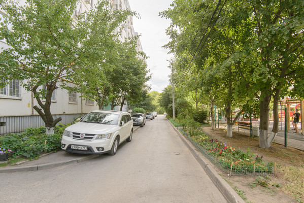 Продам трехкомнатную (3-комн.) квартиру, Днепропетровская ул, 48, Ростов-на-Дону г