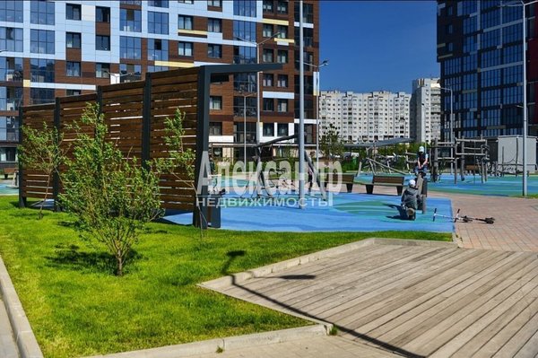 Продам трехкомнатную (3-комн.) квартиру, Вадима Шефнера ул, д. 10 корп. 2, Санкт-Петербург г