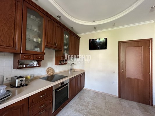 Продам трехкомнатную (3-комн.) квартиру, Александровская ул, д. 79 корп. 2, Всеволожск г