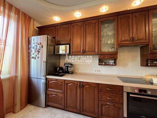 Продам трехкомнатную (3-комн.) квартиру, Александровская ул, д. 79 корп. 2, Всеволожск г