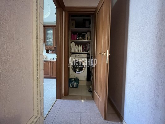 Продам трехкомнатную (3-комн.) квартиру, Александровская ул, д. 79 корп. 2, Всеволожск г