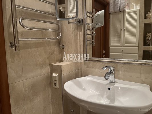 Продам трехкомнатную (3-комн.) квартиру, Александровская ул, д. 79 корп. 2, Всеволожск г