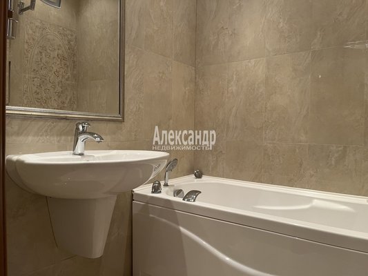 Продам трехкомнатную (3-комн.) квартиру, Александровская ул, д. 79 корп. 2, Всеволожск г