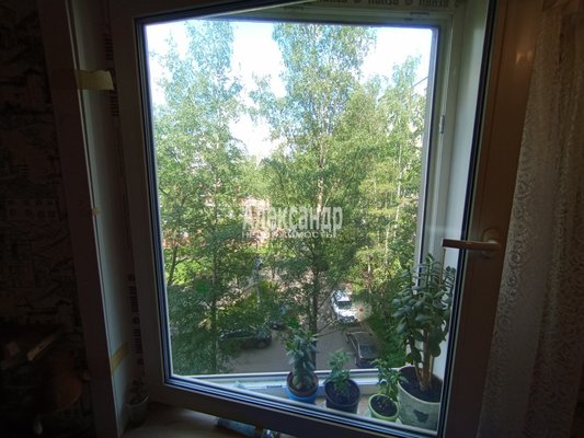 Продам трехкомнатную (3-комн.) квартиру, Коллонтай ул, д. 32 корп. 1, Санкт-Петербург г