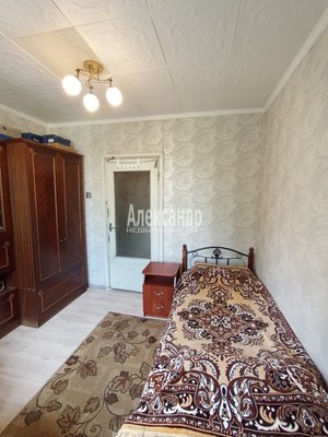 Продам трехкомнатную (3-комн.) квартиру, Коллонтай ул, д. 32 корп. 1, Санкт-Петербург г