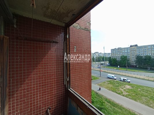 Продам трехкомнатную (3-комн.) квартиру, Коллонтай ул, д. 32 корп. 1, Санкт-Петербург г