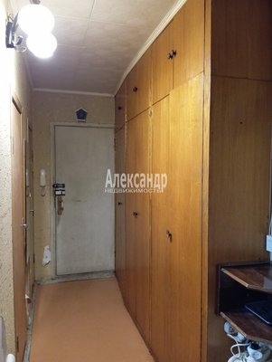 Продам трехкомнатную (3-комн.) квартиру, Коллонтай ул, д. 32 корп. 1, Санкт-Петербург г