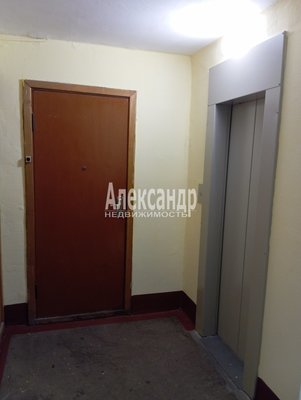 Продам трехкомнатную (3-комн.) квартиру, Коллонтай ул, д. 32 корп. 1, Санкт-Петербург г