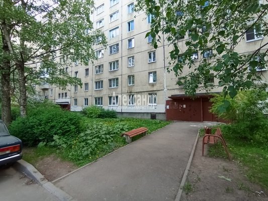 Продам трехкомнатную (3-комн.) квартиру, Коллонтай ул, д. 32 корп. 1, Санкт-Петербург г