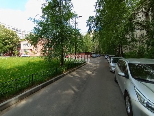 Продам трехкомнатную (3-комн.) квартиру, Коллонтай ул, д. 32 корп. 1, Санкт-Петербург г