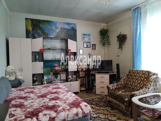 Продам многокомнатную квартиру, Обуховской Обороны пр-кт, д. 131, Санкт-Петербург г