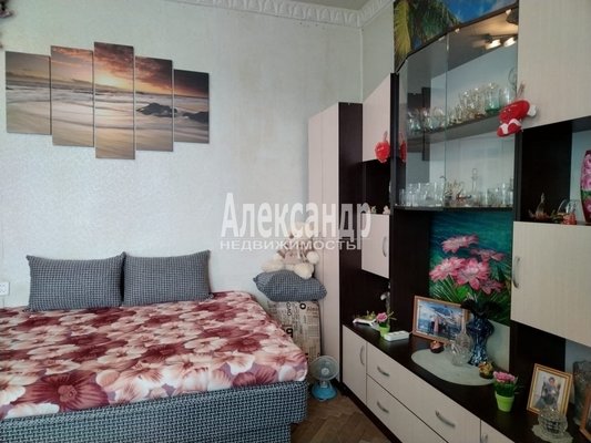 Продам многокомнатную квартиру, Обуховской Обороны пр-кт, д. 131, Санкт-Петербург г