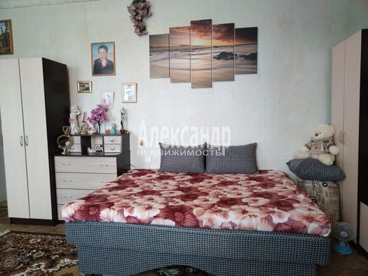 Продам многокомнатную квартиру, Обуховской Обороны пр-кт, д. 131, Санкт-Петербург г