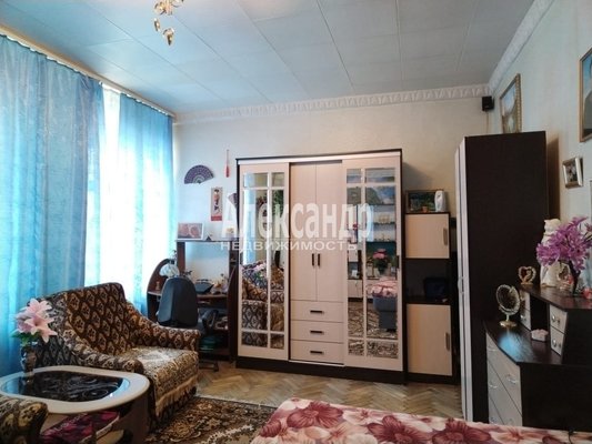Продам многокомнатную квартиру, Обуховской Обороны пр-кт, д. 131, Санкт-Петербург г
