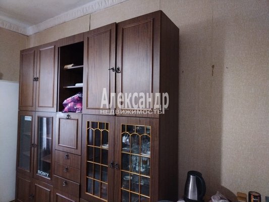 Продам многокомнатную квартиру, Обуховской Обороны пр-кт, д. 131, Санкт-Петербург г