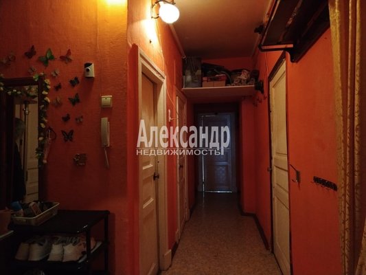 Продам многокомнатную квартиру, Обуховской Обороны пр-кт, д. 131, Санкт-Петербург г