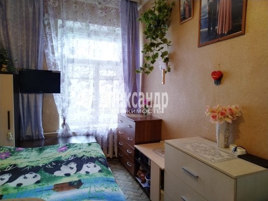 Продам многокомнатную квартиру, Обуховской Обороны пр-кт, д. 131, Санкт-Петербург г