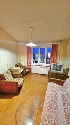 Продам двухкомнатную (2-комн.) квартиру, Московский пр-кт, д. 2, Выборг г