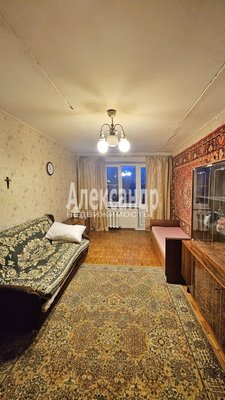 Продам двухкомнатную (2-комн.) квартиру, Московский пр-кт, д. 2, Выборг г