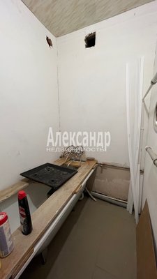 Продам трехкомнатную (3-комн.) квартиру, Гагарина ул, д. 13, Лесогорский гп